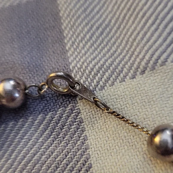 Silver Necklace with Graduated Beads Classic Design - Picture 3 of 4